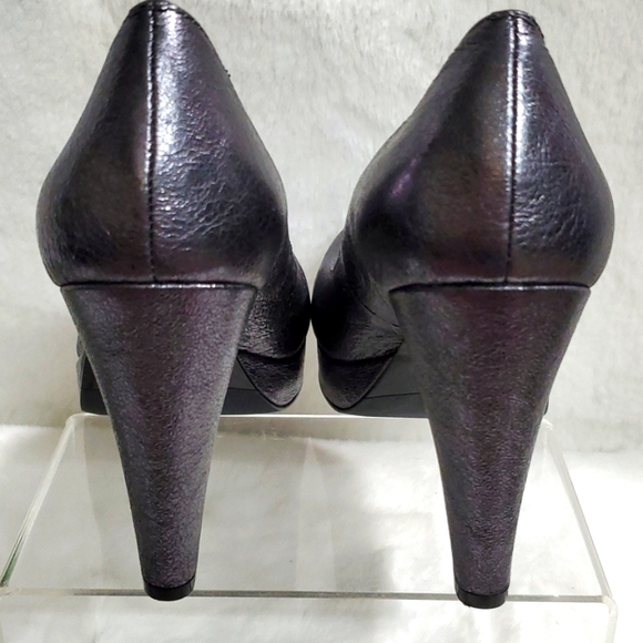 CALVIN KLEIN Scarlet Crinkle Metallic Graphite Pump - Picture 6 of 10